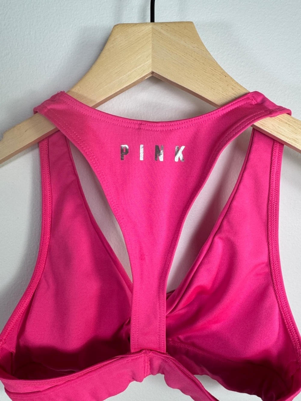 PINK Victoria's Secret Hot Pink Knot Front Cutout Sports Bra XS - Picture 4 of 6